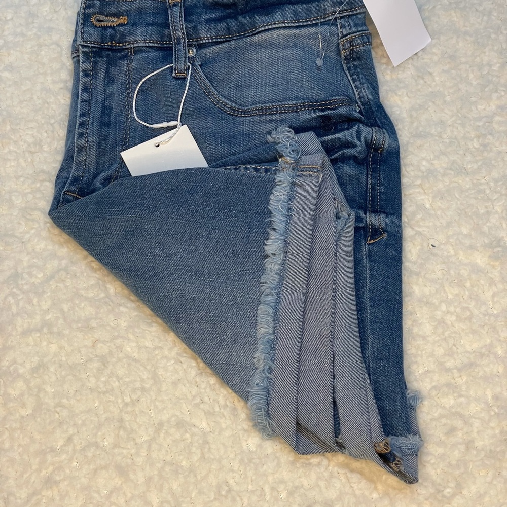 New! Kenzie Jeans Cuffed Frayed Dark Wash Shorts